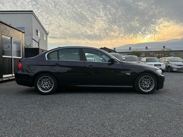 3シリーズ 320i ナビ アルミホイール HID パワーシート スマートキー シートヒーター AT 盗難防止システム ABS CD エアコン パワーステアリング パワーウィンドウ 運転席エアバッグ 助手席エアバッグ(23枚目)