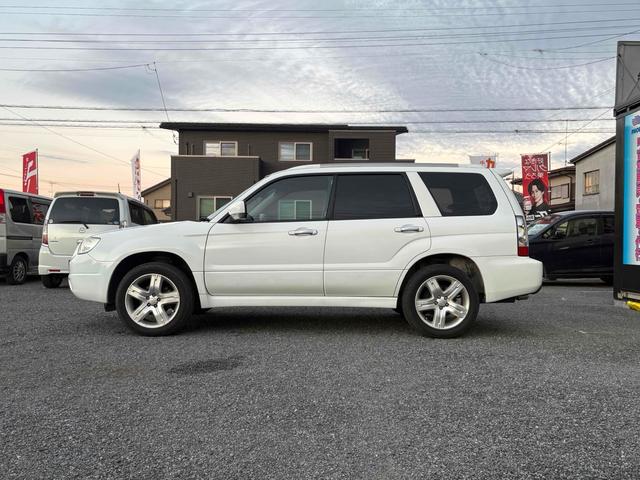 フォレスター １０ｔｈアニバーサリー　４ＷＤ　ＥＴＣ　ナビ　ＨＩＤ　アルミホイール　キーレスエントリー　ＡＴ　衝突安全ボディ　ＣＤ　ＤＶＤ再生　ＵＳＢ　ミュージックプレイヤー接続可　Ｂｌｕｅｔｏｏｔｈ　ＡＢＳ　エアコン　パワーステアリング（4枚目）