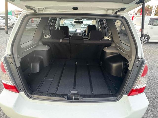 フォレスター １０ｔｈアニバーサリー　４ＷＤ　ＥＴＣ　ナビ　ＨＩＤ　アルミホイール　キーレスエントリー　ＡＴ　衝突安全ボディ　ＣＤ　ＤＶＤ再生　ＵＳＢ　ミュージックプレイヤー接続可　Ｂｌｕｅｔｏｏｔｈ　ＡＢＳ　エアコン　パワーステアリング（8枚目）