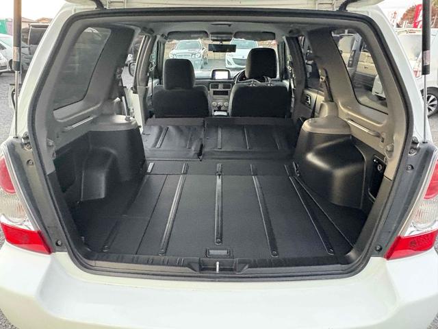 フォレスター １０ｔｈアニバーサリー　４ＷＤ　ＥＴＣ　ナビ　ＨＩＤ　アルミホイール　キーレスエントリー　ＡＴ　衝突安全ボディ　ＣＤ　ＤＶＤ再生　ＵＳＢ　ミュージックプレイヤー接続可　Ｂｌｕｅｔｏｏｔｈ　ＡＢＳ　エアコン　パワーステアリング（9枚目）