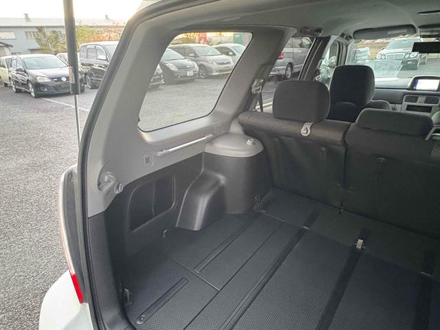 フォレスター １０ｔｈアニバーサリー　４ＷＤ　ＥＴＣ　ナビ　ＨＩＤ　アルミホイール　キーレスエントリー　ＡＴ　衝突安全ボディ　ＣＤ　ＤＶＤ再生　ＵＳＢ　ミュージックプレイヤー接続可　Ｂｌｕｅｔｏｏｔｈ　ＡＢＳ　エアコン　パワーステアリング（10枚目）