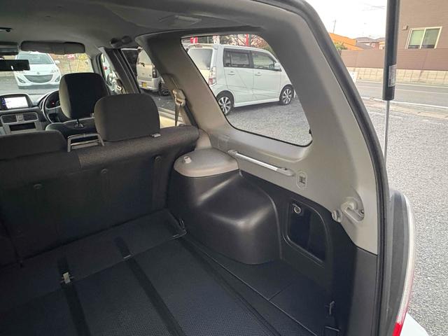 フォレスター １０ｔｈアニバーサリー　４ＷＤ　ＥＴＣ　ナビ　ＨＩＤ　アルミホイール　キーレスエントリー　ＡＴ　衝突安全ボディ　ＣＤ　ＤＶＤ再生　ＵＳＢ　ミュージックプレイヤー接続可　Ｂｌｕｅｔｏｏｔｈ　ＡＢＳ　エアコン　パワーステアリング（11枚目）