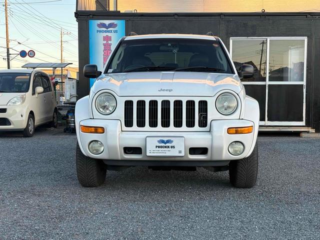 ジープ・チェロキー 　４ＷＤ　ドライブレコーダー　ＥＴＣ　アルミホイール　ＡＴ　盗難防止システム　ＣＤ　ＡＢＳ　エアコン　パワーステアリング　パワーウィンドウ　運転席エアバッグ　助手席エアバッグ（2枚目）