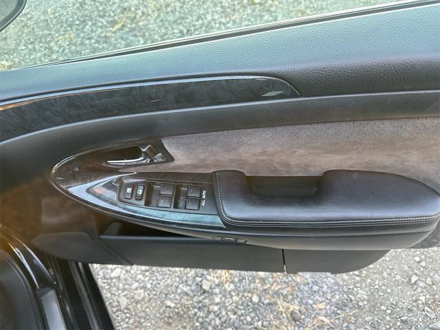 クラウン アスリート プレミアム50thエディション ドライブレコーダー ETC オートクルーズコントロール バックカメラ ナビ アルミホイール HID AT スマートキー 電動格納ミラー 盗難防止システム パワーシート CD MD 衝突安全ボディ(36枚目)