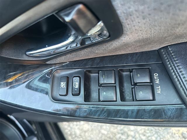 クラウン アスリート プレミアム50thエディション ドライブレコーダー ETC オートクルーズコントロール バックカメラ ナビ アルミホイール HID AT スマートキー 電動格納ミラー 盗難防止システム パワーシート CD MD 衝突安全ボディ(37枚目)