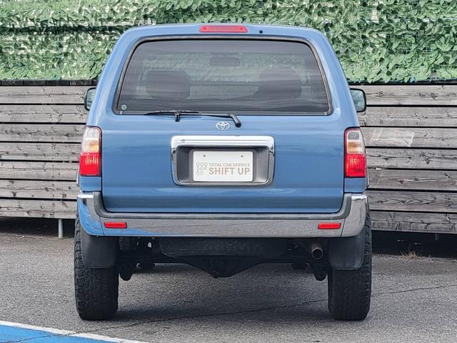 ハイラックスサーフ 　カスタムペイント／ナローボディ仕様／１６インチＡＷ＆オールテレーンタイヤ（ＢＦグットリッチ）（6枚目）