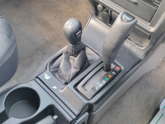 ハイラックスサーフ 　カスタムペイント／ナローボディ仕様／１６インチＡＷ＆オールテレーンタイヤ（ＢＦグットリッチ）（23枚目）