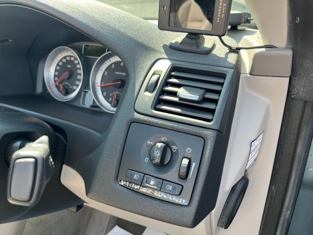 Ｃ７０ 　ホワイトレザー／電動オープン／社外ナビ（28枚目）