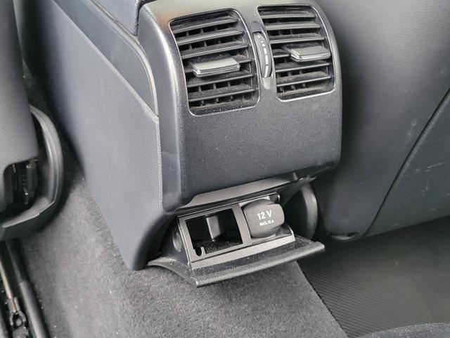 Ｅクラス Ｅ２５０クーペ　アダプティブクルーズコントロール／ブラインドスポットモニター／レーンアシスト／レーダーブレーキサポート／全方位カメラ＋パーキングセンサー（28枚目）