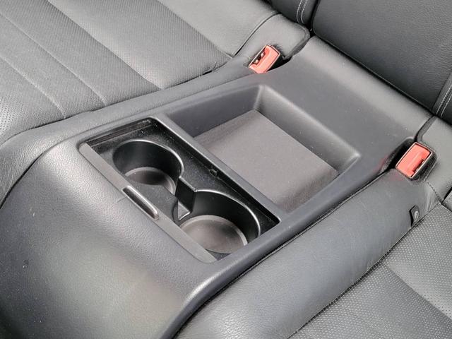 Ｅクラス Ｅ２５０クーペ　アダプティブクルーズコントロール／ブラインドスポットモニター／レーンアシスト／レーダーブレーキサポート／全方位カメラ＋パーキングセンサー（30枚目）