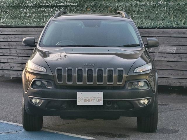 ジープ・チェロキー ウォーリアー（2枚目）