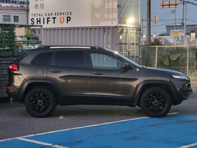 ジープ・チェロキー ウォーリアー（4枚目）