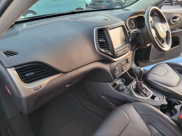 ジープ・チェロキー ウォーリアー（9枚目）