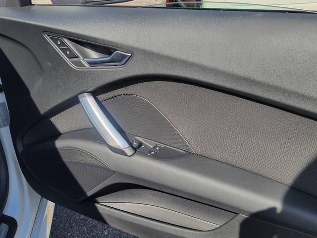 ＴＴクーペ １．８ＴＦＳＩ（25枚目）