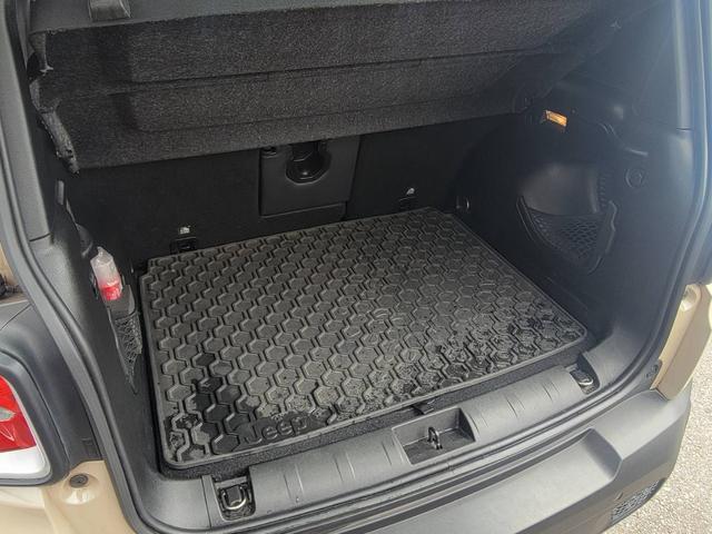 ジープ・レネゲード リミテッド（13枚目）