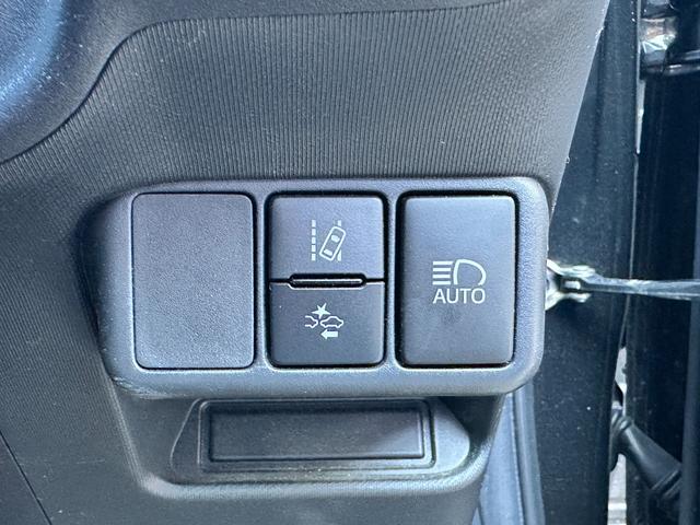 アクア Ｓスタイルブラック　純正ナビ　Ｂｌｕｅｔｏｏｔｈ　フルセグ　バックカメラ　パーキングアシスト　ＥＴＣ　衝突被害軽減ブレーキ　レーンキープアシスト　ＬＥＤライト　スマートキー　プッシュスタート（8枚目）