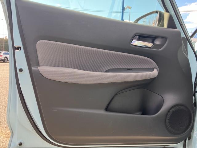 フィット ｅ：ＨＥＶクロスター　ホンダセンシング　ＬＥＤヘッドライト　衝突軽減ブレーキ　アダプティブクルーズ　ＥＴＣ　ドライブレコーダー　純正ナビゲーション　バックカメラ（18枚目）