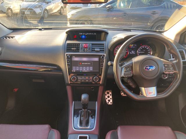 レヴォーグ １．６ＳＴＩスポーツアイサイト　ＬＥＤヘッドライト　レザーシート　アダプティブクルーズコントロール　アイサイト　純正ナビゲーション（3枚目）