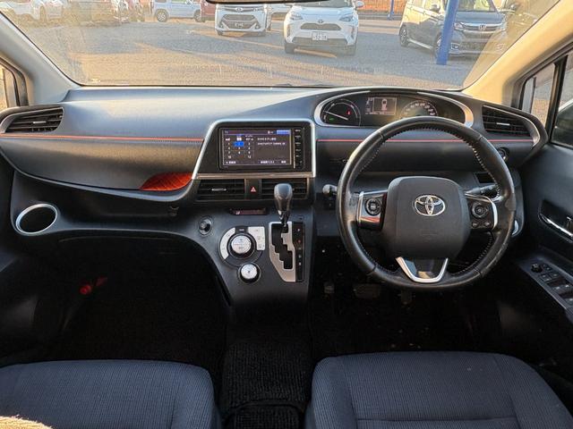 シエンタ ハイブリッドＧ　両側パワースライドドア　純正ナビ　Ｂｌｕｅｔｏｏｔｈ　フルセグ　バックカメラ　ＥＴＣ　スマートキー　プッシュスタート（3枚目）