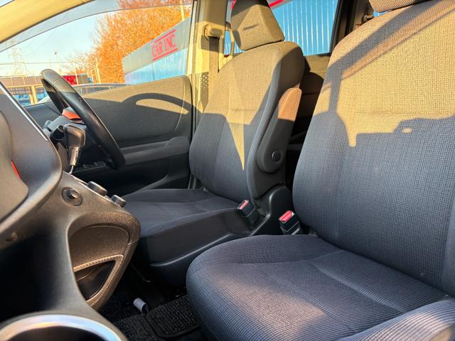 シエンタ ハイブリッドＧ　両側パワースライドドア　純正ナビ　Ｂｌｕｅｔｏｏｔｈ　フルセグ　バックカメラ　ＥＴＣ　スマートキー　プッシュスタート（22枚目）