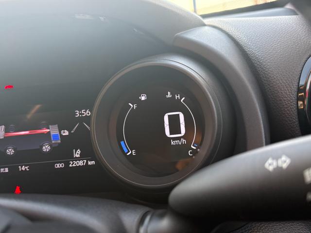 ヤリスクロス ハイブリッドG トヨタセーフティセンス 電動リアゲート バックカメラ レーダークルーズコントロール 衝突軽減ブレーキ シートヒーター レーンアシスト(4枚目)