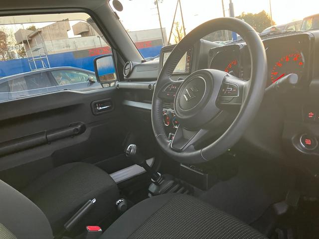 ジムニー ＸＣ　５ＭＴ　純正ナビ　Ｂｌｕｅｔｏｏｔｈ　フルセグ　バックカメラ　社外マフラー　衝突被害軽減ブレーキ　レーンキープアシスト　シートヒーター　ＬＥＤオートライト　純正１６ＡＷ（27枚目）