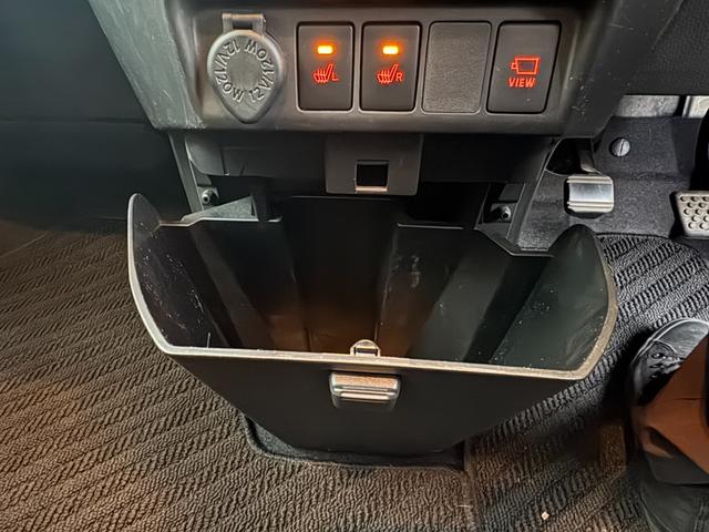 タンク カスタムＧ　両側パワースライドドア　スマートアシスト　パノラミックビューモニター　シートヒーター　ＥＴＣ　ＳＤナビゲーション　バックカメラ（12枚目）