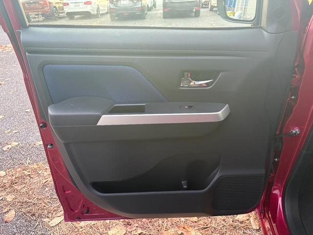 タンク カスタムＧ　両側パワースライドドア　スマートアシスト　パノラミックビューモニター　シートヒーター　ＥＴＣ　ＳＤナビゲーション　バックカメラ（21枚目）