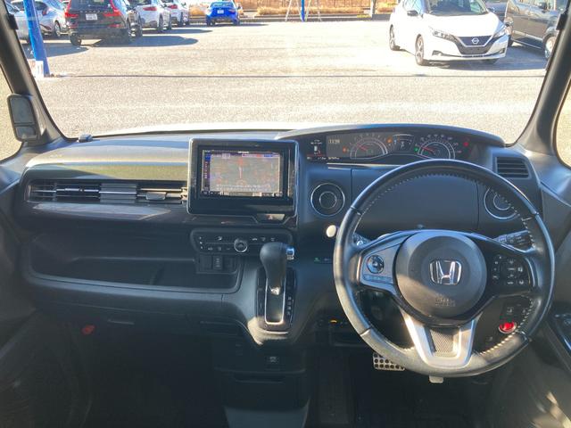 Ｎ－ＢＯＸカスタム Ｇ・Ｌターボホンダセンシング　衝突軽減ブレーキ　両側パワースライドドア　社外ナビ　バックカメラ　アダプティブクルーズコントロール　Ｂｌｕｅｔｏｏｔｈ　フルセグ　ＬＥＤヘッドライト　レーンキープ　オートハイビーム　ＥＴＣ（2枚目）