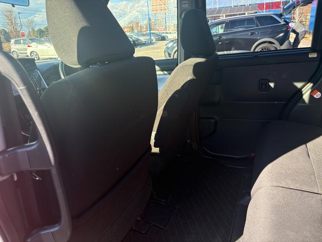 タンク カスタムＧ　Ｓ　両側パワースライドドア　純正ナビゲーション　バックカメラ　クルーズコントロール　衝突軽減ブレーキ　ＬＥＤヘッドライト（22枚目）