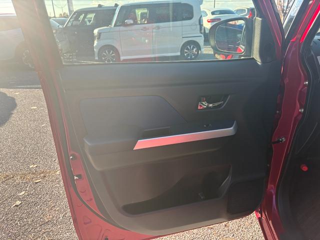 タンク カスタムＧ　Ｓ　両側パワースライドドア　純正ナビゲーション　バックカメラ　クルーズコントロール　衝突軽減ブレーキ　ＬＥＤヘッドライト（24枚目）