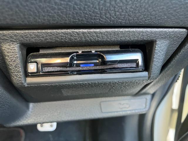 レヴォーグ １．６ＳＴＩスポーツアイサイト　サンルーフ　純正ナビ　Ｂｌｕｅｔｏｏｔｈ　フルセグ　バック、サイドカメラ　ＥＴＣ　レザーシート　シートヒーター　アダプティブクルーズコントロール　ＳＴＩエアロ　パワーシート　アイドリングストップ（11枚目）