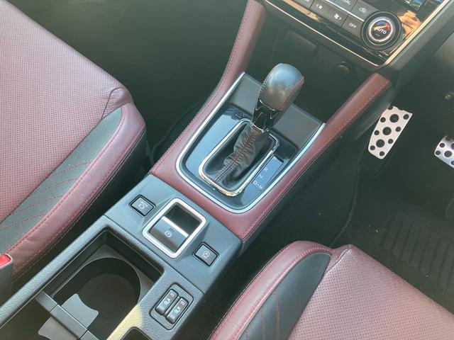 レヴォーグ １．６ＳＴＩスポーツアイサイト　サンルーフ　純正ナビ　Ｂｌｕｅｔｏｏｔｈ　フルセグ　バック、サイドカメラ　ＥＴＣ　レザーシート　シートヒーター　アダプティブクルーズコントロール　ＳＴＩエアロ　パワーシート　アイドリングストップ（13枚目）