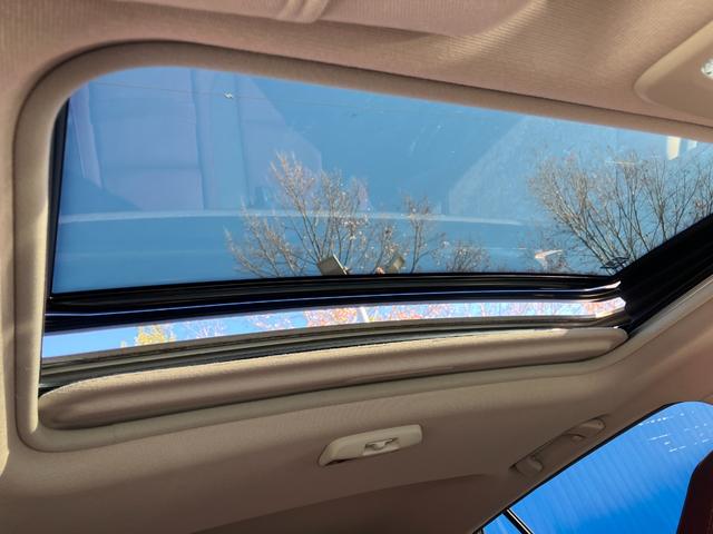 レヴォーグ １．６ＳＴＩスポーツアイサイト　サンルーフ　純正ナビ　Ｂｌｕｅｔｏｏｔｈ　フルセグ　バック、サイドカメラ　ＥＴＣ　レザーシート　シートヒーター　アダプティブクルーズコントロール　ＳＴＩエアロ　パワーシート　アイドリングストップ（14枚目）