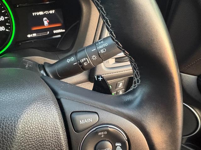 ヴェゼル ハイブリッドＺ・ホンダセンシング　レーダークルーズコントロール　衝突軽減ブレーキ　ハーフレザーシート　ＬＥＤヘッドライト　ＥＴＣ　純正ナビゲーション　バックカメラ（10枚目）