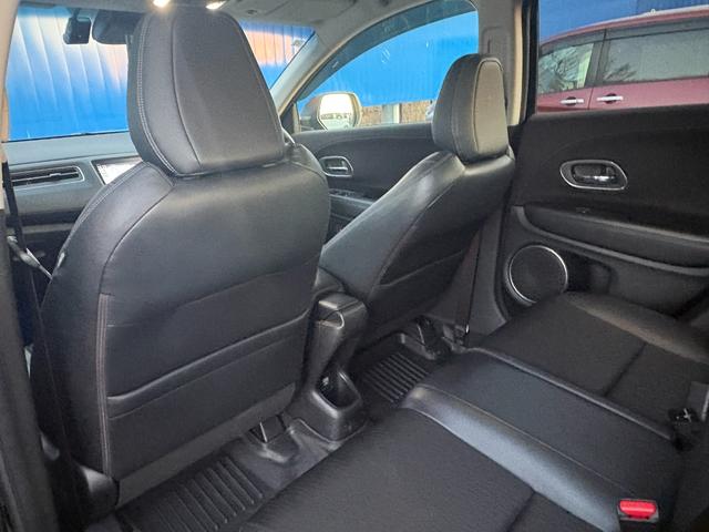 ヴェゼル ハイブリッドＺ・ホンダセンシング　レーダークルーズコントロール　衝突軽減ブレーキ　ハーフレザーシート　ＬＥＤヘッドライト　ＥＴＣ　純正ナビゲーション　バックカメラ（29枚目）