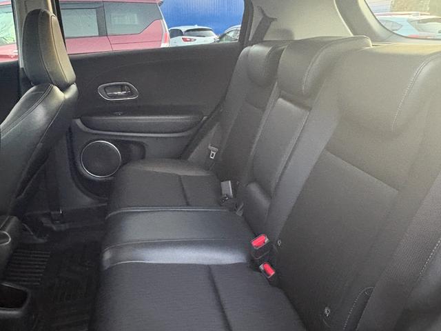 ヴェゼル ハイブリッドＺ・ホンダセンシング　レーダークルーズコントロール　衝突軽減ブレーキ　ハーフレザーシート　ＬＥＤヘッドライト　ＥＴＣ　純正ナビゲーション　バックカメラ（30枚目）