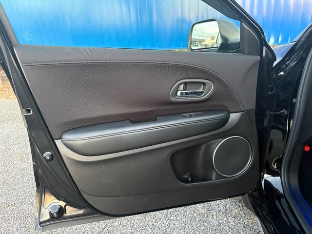 ヴェゼル ハイブリッドＺ・ホンダセンシング　レーダークルーズコントロール　衝突軽減ブレーキ　ハーフレザーシート　ＬＥＤヘッドライト　ＥＴＣ　純正ナビゲーション　バックカメラ（31枚目）