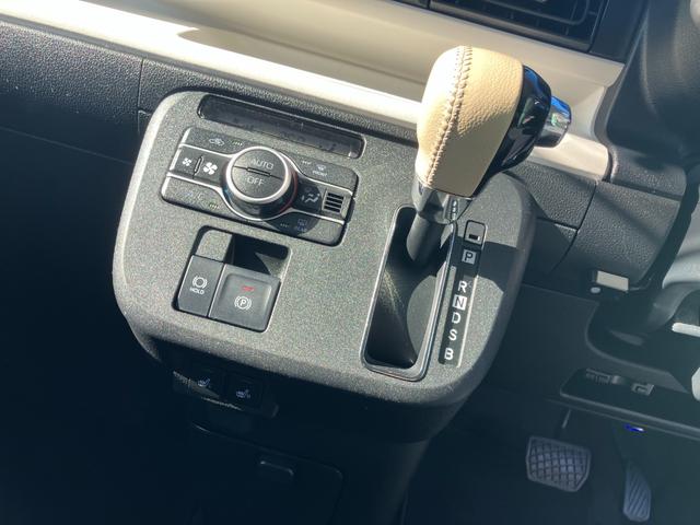 ムーヴキャンバス ストライプスＧターボ　両側パワースライドドア　クリアランスソナー　アクティブクルーズコントロール　アイドリングストップ　フルセグ　衝突軽減ブレーキ　プッシュスタート　スマートキー　バックカメラ　シートヒーター（7枚目）