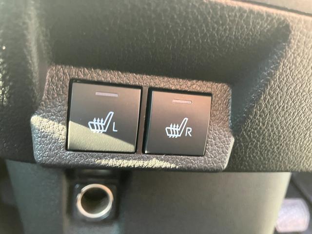 ムーヴキャンバス ストライプスＧターボ　両側パワースライドドア　クリアランスソナー　アクティブクルーズコントロール　アイドリングストップ　フルセグ　衝突軽減ブレーキ　プッシュスタート　スマートキー　バックカメラ　シートヒーター（8枚目）