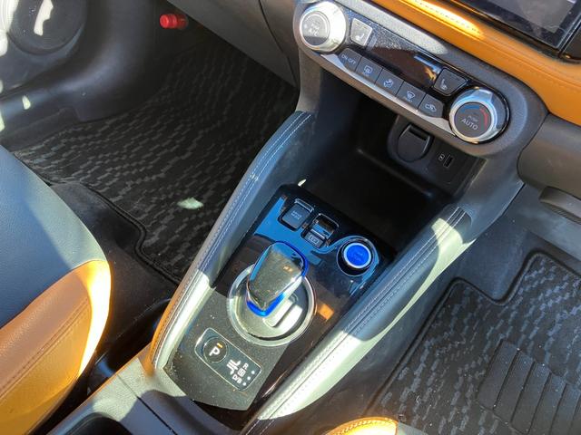 キックス Ｘ　ツートーンインテリアエディション　ワンオーナー　プロパイロット　純正ＳＤナビ　アラウンドビューモニター　デジタルインナーミラー　クリアランスソナー　茶革シート　シートヒーター　ステアリングヒーター　ビルトインＥＴＣ　ＬＥＤライト（8枚目）