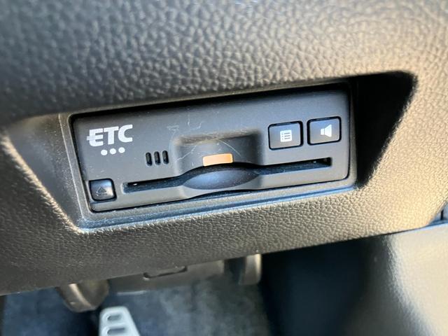 スイフトスポーツ ベースグレード　６ＭＴ　社外ナビ　Ｂｌｕｅｔｏｏｔｈオーディオ　フルセグＴＶ　ステアリングスイッチ　ＬＥＤヘッドライト　前席シートヒーター　ＥＴＣ　スマートキー　プッシュスタート　純正１７ＡＷ（7枚目）