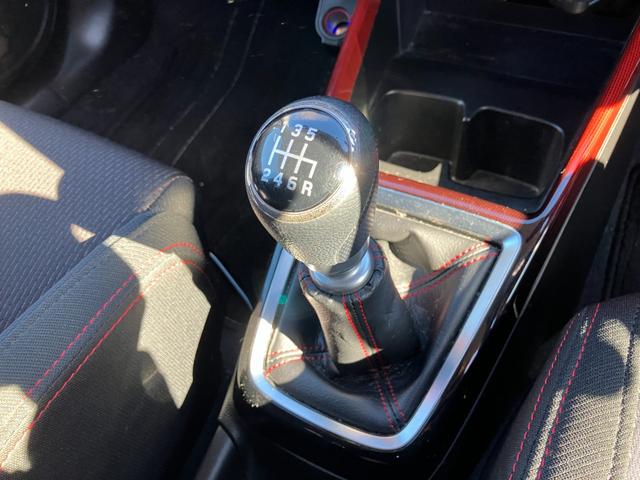 スイフトスポーツ ベースグレード　６ＭＴ　社外ナビ　Ｂｌｕｅｔｏｏｔｈオーディオ　フルセグＴＶ　ステアリングスイッチ　ＬＥＤヘッドライト　前席シートヒーター　ＥＴＣ　スマートキー　プッシュスタート　純正１７ＡＷ（8枚目）