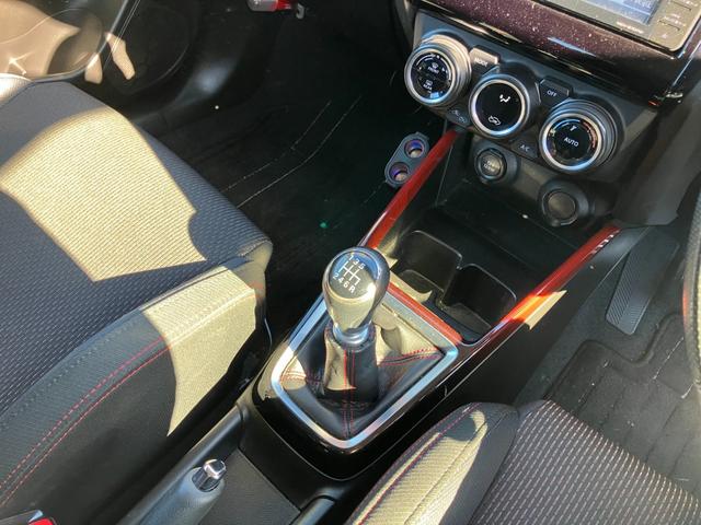 スイフトスポーツ ベースグレード　６ＭＴ　社外ナビ　Ｂｌｕｅｔｏｏｔｈオーディオ　フルセグＴＶ　ステアリングスイッチ　ＬＥＤヘッドライト　前席シートヒーター　ＥＴＣ　スマートキー　プッシュスタート　純正１７ＡＷ（9枚目）