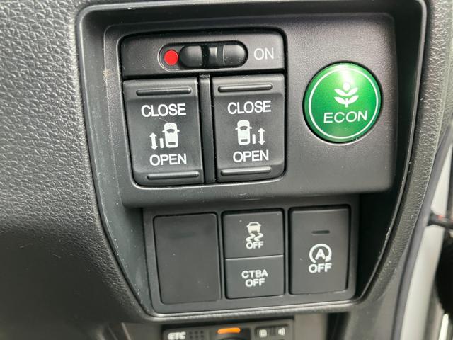 オデッセイ アブソルート・２０ｔｈアニバーサリー　両側パワースライドドア　パドルシフト　デジタルインナーミラー　純正ナビ　Ｂｌｕｅｔｏｏｔｈオーディオ　フルセグＴＶ　ステアリングスイッチ　バックカメラ　クリアランスソナー　ＥＴＣ（9枚目）