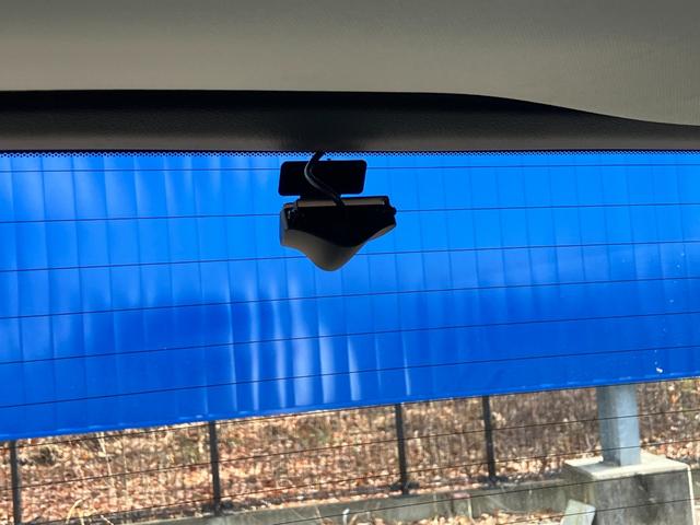 オデッセイ アブソルート・２０ｔｈアニバーサリー　両側パワースライドドア　パドルシフト　デジタルインナーミラー　純正ナビ　Ｂｌｕｅｔｏｏｔｈオーディオ　フルセグＴＶ　ステアリングスイッチ　バックカメラ　クリアランスソナー　ＥＴＣ（13枚目）