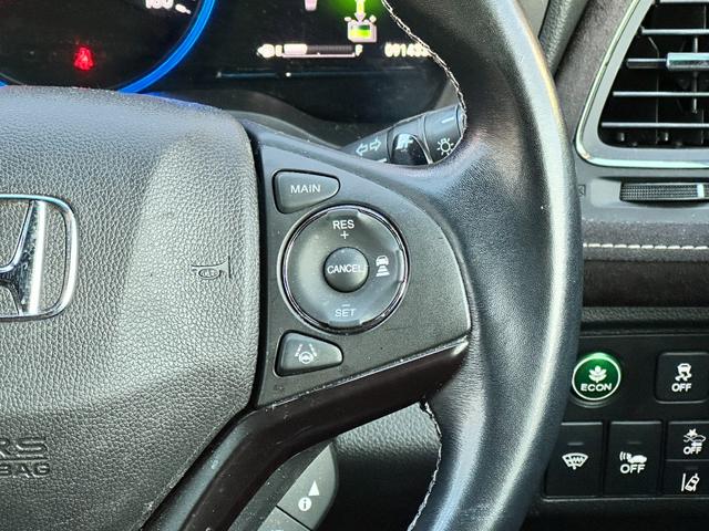 ヴェゼル ハイブリッドRS 純正SDナビ Bluetoothオーディオ フルセグTV ステアリングスイッチ バックカメラ アダプティブクルーズコントロール 革シート LEDヘッドライト 前席シートヒーター ETC パドルシフト(5枚目)