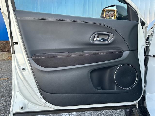 ヴェゼル ハイブリッドRS 純正SDナビ Bluetoothオーディオ フルセグTV ステアリングスイッチ バックカメラ アダプティブクルーズコントロール 革シート LEDヘッドライト 前席シートヒーター ETC パドルシフト(20枚目)