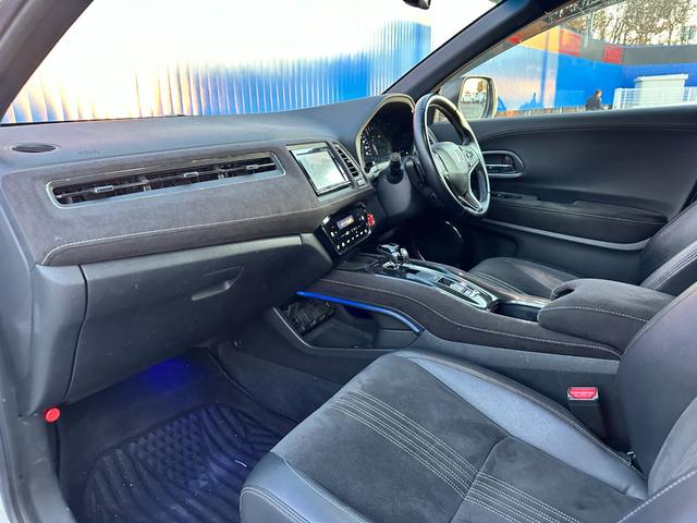 ヴェゼル ハイブリッドRS 純正SDナビ Bluetoothオーディオ フルセグTV ステアリングスイッチ バックカメラ アダプティブクルーズコントロール 革シート LEDヘッドライト 前席シートヒーター ETC パドルシフト(21枚目)