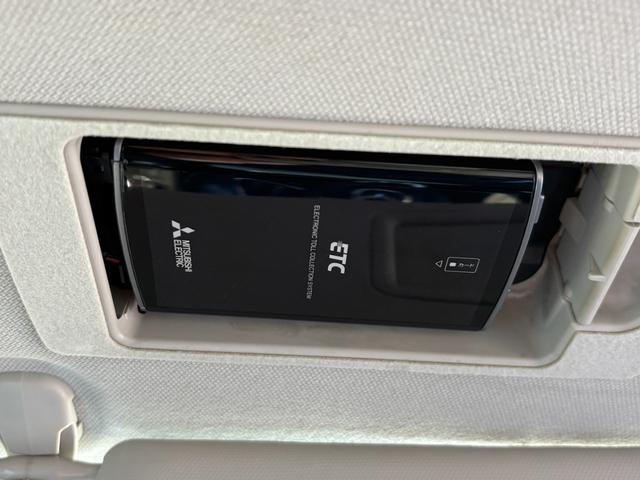 アクセラスポーツ １５ＸＤ　Ｌパッケージ　ヘッドアップディスプレイ　革シート　全方位カメラ　クリアランスソナー　ブラインドスポット　パドルシフト　バックカメラ　パドルシフト　シートヒーター　純正ドラレコ　アイドリングストップ　純正ナビ（5枚目）